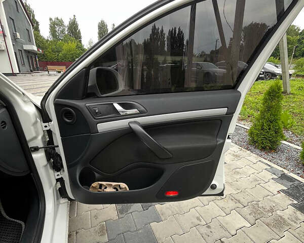 Белый Шкода Октавия, объемом двигателя 1.97 л и пробегом 346 тыс. км за 9399 $, фото 14 на Automoto.ua