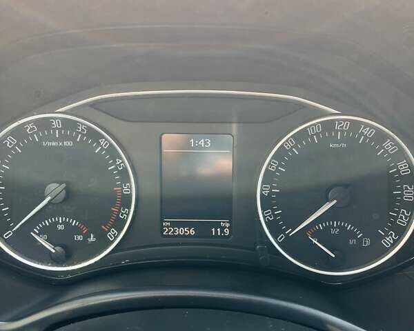 Білий Шкода Октавія, об'ємом двигуна 1.6 л та пробігом 223 тис. км за 7500 $, фото 9 на Automoto.ua