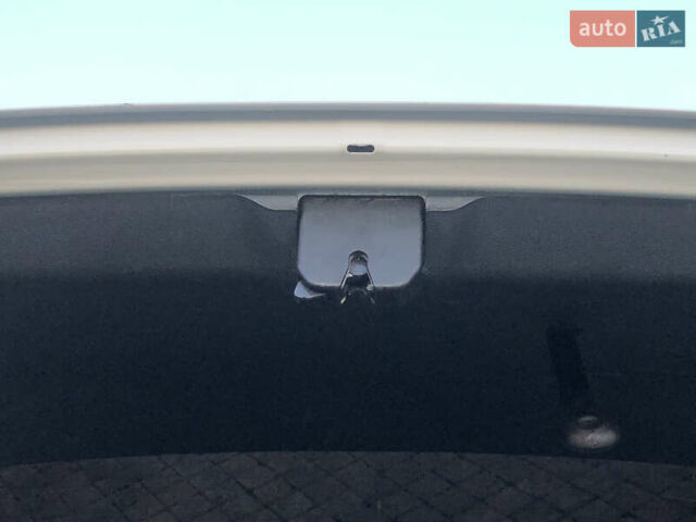 Белый Шкода Октавия, объемом двигателя 1.6 л и пробегом 307 тыс. км за 7850 $, фото 20 на Automoto.ua