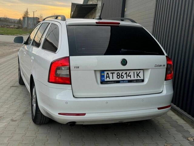 Білий Шкода Октавія, об'ємом двигуна 1.6 л та пробігом 267 тис. км за 7950 $, фото 2 на Automoto.ua