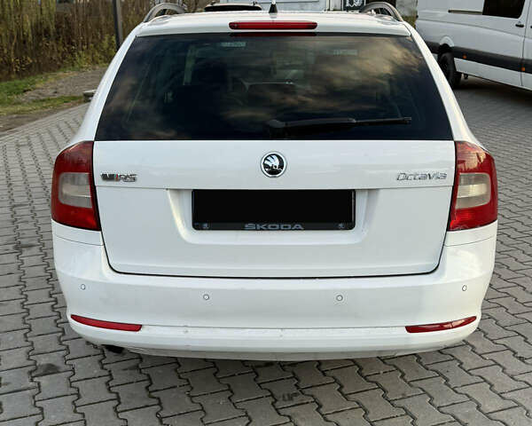 Белый Шкода Октавия, объемом двигателя 1.97 л и пробегом 370 тыс. км за 8300 $, фото 2 на Automoto.ua