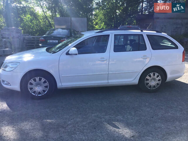 Білий Шкода Октавія, об'ємом двигуна 1.6 л та пробігом 282 тис. км за 7200 $, фото 2 на Automoto.ua