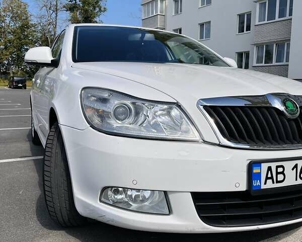 Білий Шкода Октавія, об'ємом двигуна 1.6 л та пробігом 223 тис. км за 7500 $, фото 51 на Automoto.ua