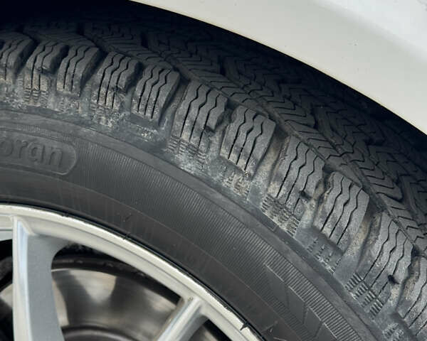 Белый Шкода Октавия, объемом двигателя 1.4 л и пробегом 223 тыс. км за 7500 $, фото 12 на Automoto.ua