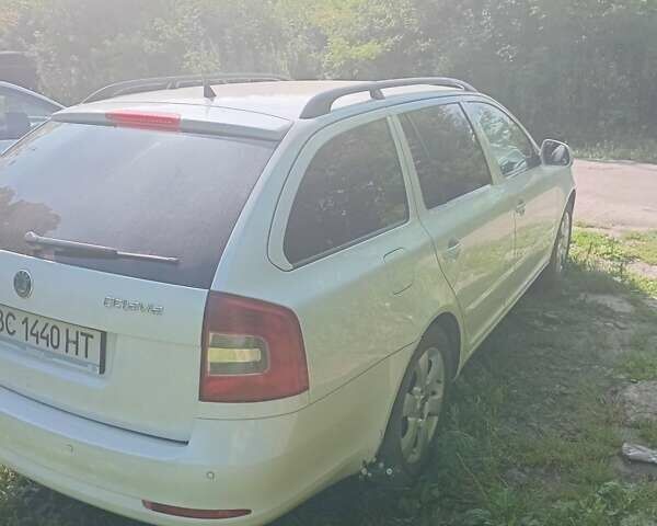 Белый Шкода Октавия, объемом двигателя 1.6 л и пробегом 335 тыс. км за 7900 $, фото 2 на Automoto.ua