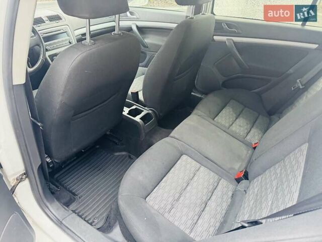 Белый Шкода Октавия, объемом двигателя 1.6 л и пробегом 280 тыс. км за 3400 $, фото 13 на Automoto.ua