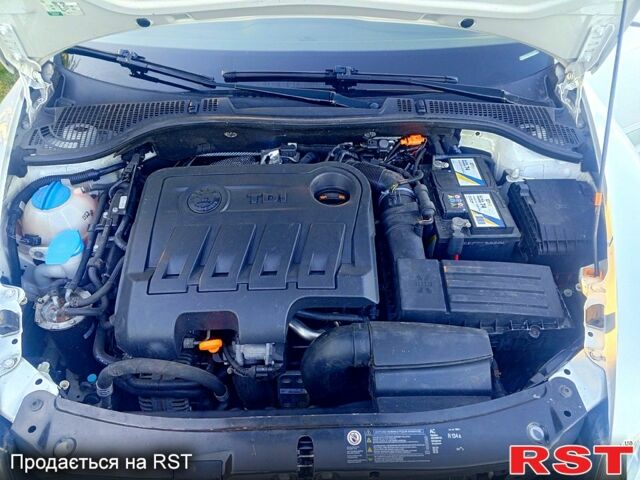 Шкода Октавия 2012 в Гадяче на Automoto.ua Белый Шкода Октавия, объемом двигателя 2 л и пробегом 236 тыс. км за 9999 $, фото 2 на Automoto.ua