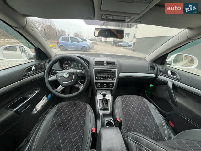 Белый Шкода Октавия, объемом двигателя 1.6 л и пробегом 332 тыс. км за 6999 $, фото 20 на Automoto.ua