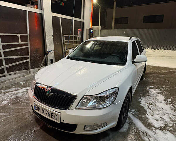 Белый Шкода Октавия, объемом двигателя 1.97 л и пробегом 331 тыс. км за 7999 $, фото 1 на Automoto.ua