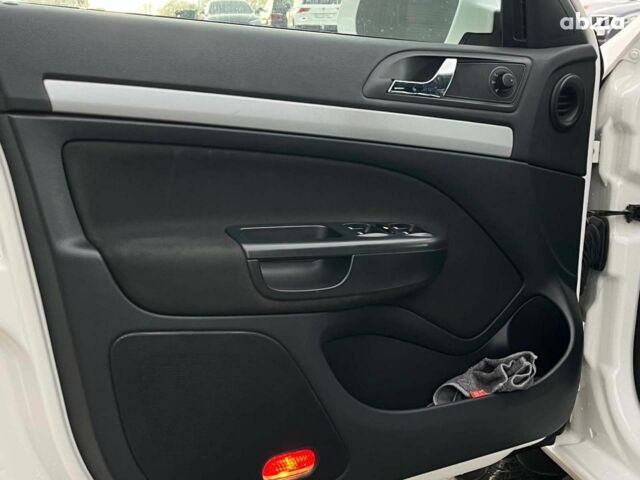 Белый Шкода Октавия, объемом двигателя 1.6 л и пробегом 253 тыс. км за 8390 $, фото 14 на Automoto.ua