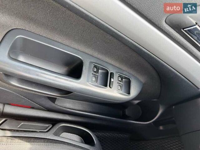 Білий Шкода Октавія, об'ємом двигуна 1.6 л та пробігом 223 тис. км за 7500 $, фото 42 на Automoto.ua