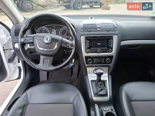 Білий Шкода Октавія, об'ємом двигуна 1.6 л та пробігом 239 тис. км за 9200 $, фото 11 на Automoto.ua