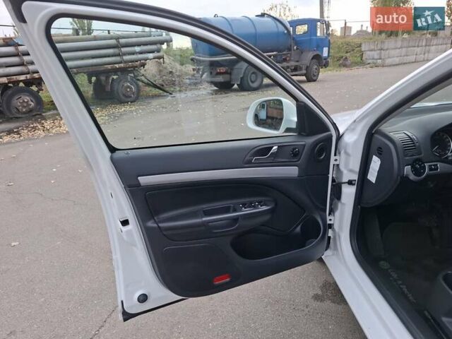 Білий Шкода Октавія, об'ємом двигуна 1.6 л та пробігом 239 тис. км за 9200 $, фото 25 на Automoto.ua