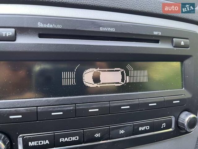 Білий Шкода Октавія, об'ємом двигуна 1.6 л та пробігом 223 тис. км за 7500 $, фото 80 на Automoto.ua