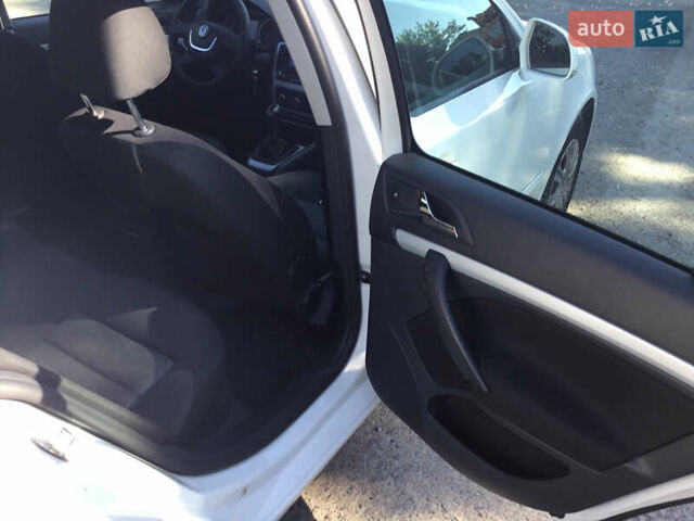 Білий Шкода Октавія, об'ємом двигуна 1.6 л та пробігом 282 тис. км за 7200 $, фото 15 на Automoto.ua
