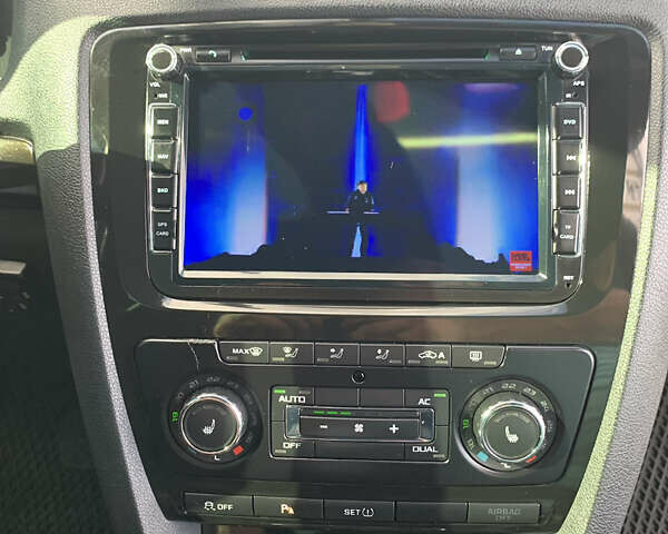 Білий Шкода Октавія, об'ємом двигуна 2 л та пробігом 246 тис. км за 12866 $, фото 23 на Automoto.ua