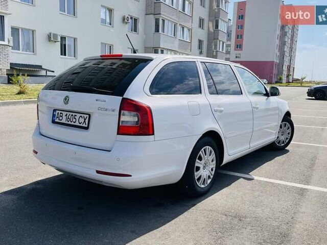 Білий Шкода Октавія, об'ємом двигуна 1.6 л та пробігом 223 тис. км за 7500 $, фото 21 на Automoto.ua