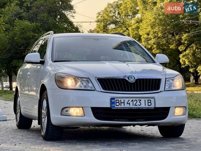Белый Шкода Октавия, объемом двигателя 1.2 л и пробегом 167 тыс. км за 6999 $, фото 4 на Automoto.ua
