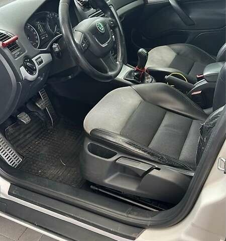 Білий Шкода Октавія, об'ємом двигуна 1.9 л та пробігом 260 тис. км за 9000 $, фото 6 на Automoto.ua