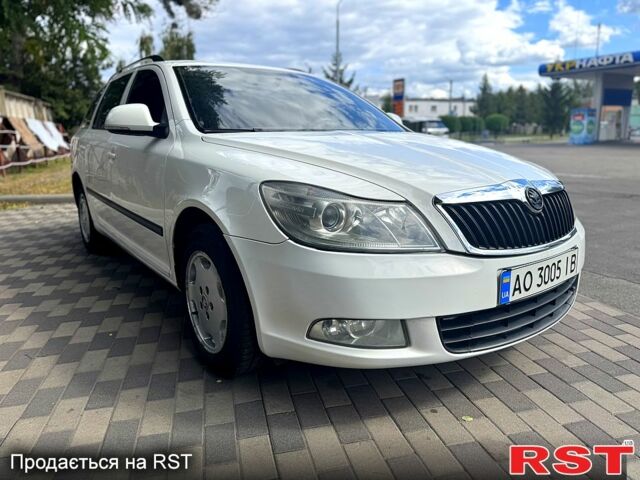Белый Шкода Октавия, объемом двигателя 1.6 л и пробегом 270 тыс. км за 5999 $, фото 2 на Automoto.ua