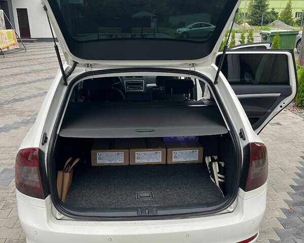 Белый Шкода Октавия, объемом двигателя 1.97 л и пробегом 346 тыс. км за 9399 $, фото 17 на Automoto.ua