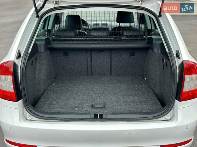 Белый Шкода Октавия, объемом двигателя 2 л и пробегом 217 тыс. км за 9999 $, фото 67 на Automoto.ua