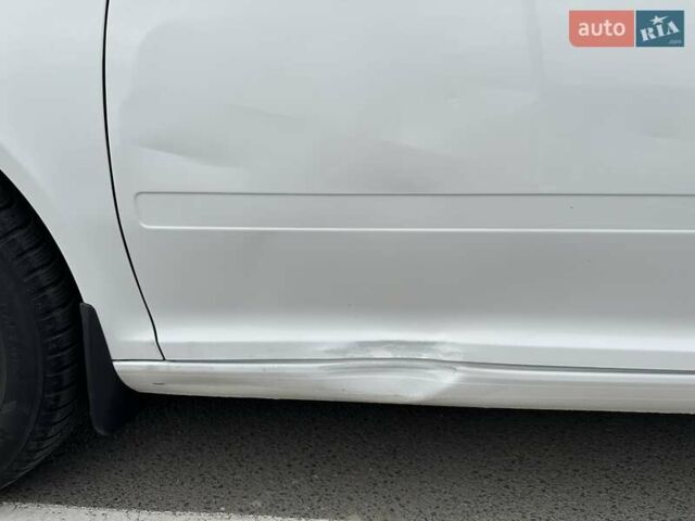 Білий Шкода Октавія, об'ємом двигуна 1.6 л та пробігом 280 тис. км за 5700 $, фото 22 на Automoto.ua