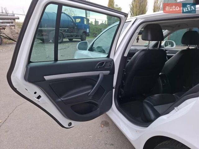 Білий Шкода Октавія, об'ємом двигуна 1.6 л та пробігом 239 тис. км за 9200 $, фото 31 на Automoto.ua