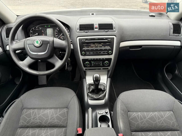 Белый Шкода Октавия, объемом двигателя 1.4 л и пробегом 231 тыс. км за 7000 $, фото 27 на Automoto.ua