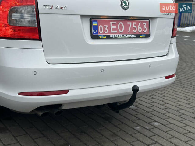 Белый Шкода Октавия, объемом двигателя 2 л и пробегом 239 тыс. км за 11900 $, фото 12 на Automoto.ua