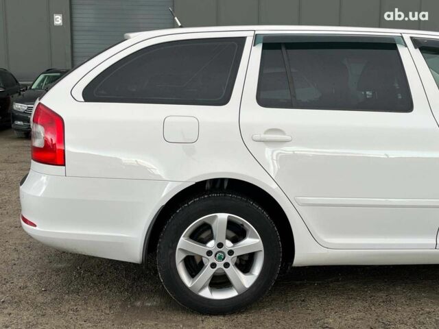 Белый Шкода Октавия, объемом двигателя 1.6 л и пробегом 253 тыс. км за 8390 $, фото 4 на Automoto.ua