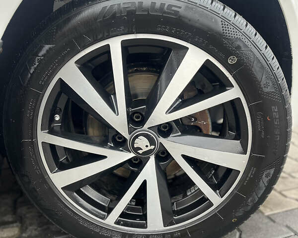 Білий Шкода Октавія, об'ємом двигуна 2 л та пробігом 362 тис. км за 8888 $, фото 13 на Automoto.ua