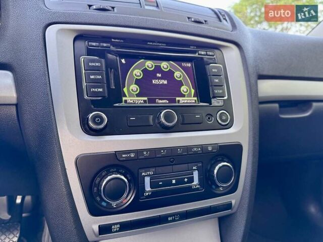 Белый Шкода Октавия, объемом двигателя 1.2 л и пробегом 167 тыс. км за 6999 $, фото 69 на Automoto.ua