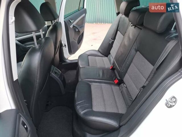 Білий Шкода Октавія, об'ємом двигуна 1.6 л та пробігом 239 тис. км за 9200 $, фото 21 на Automoto.ua