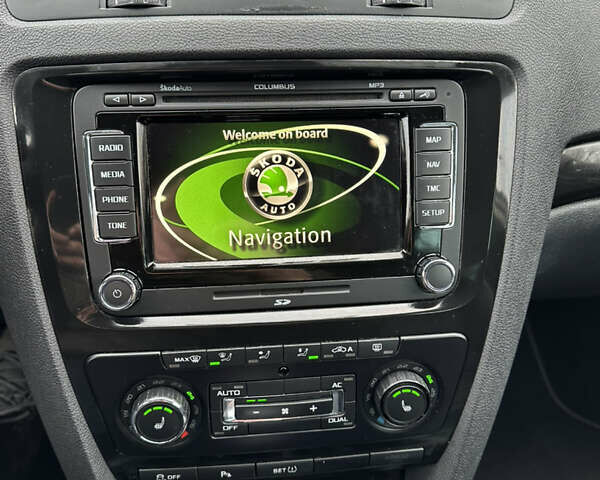 Белый Шкода Октавия, объемом двигателя 2 л и пробегом 217 тыс. км за 9999 $, фото 81 на Automoto.ua