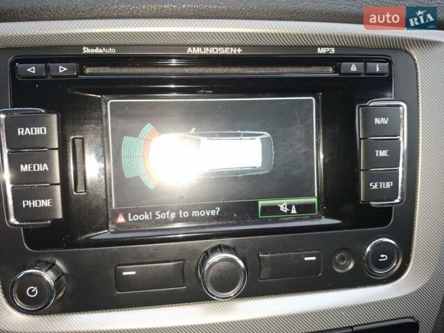 Білий Шкода Октавія, об'ємом двигуна 1.6 л та пробігом 239 тис. км за 9200 $, фото 17 на Automoto.ua