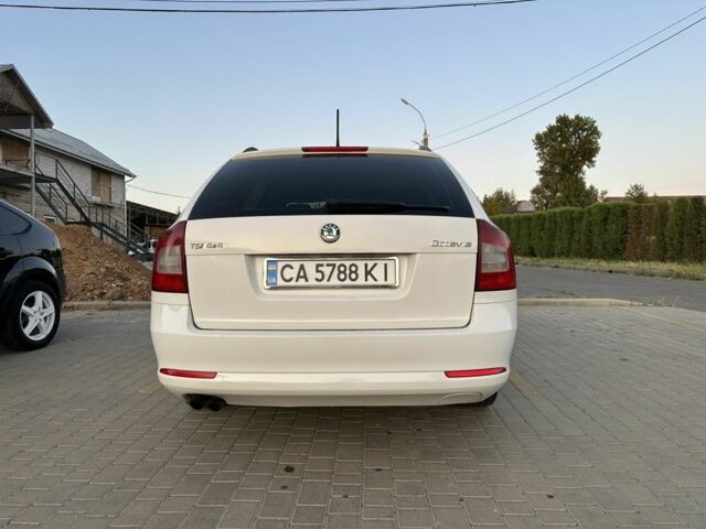 Белый Шкода Октавия, объемом двигателя 1.8 л и пробегом 252 тыс. км за 6966 $, фото 2 на Automoto.ua