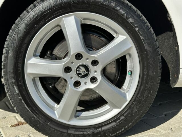 Белый Шкода Октавия, объемом двигателя 0 л и пробегом 184 тыс. км за 7200 $, фото 5 на Automoto.ua