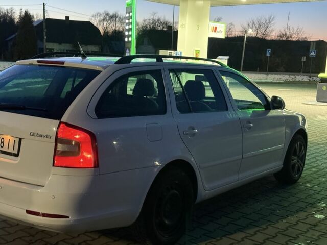 Білий Шкода Октавія, об'ємом двигуна 2 л та пробігом 307 тис. км за 8100 $, фото 4 на Automoto.ua