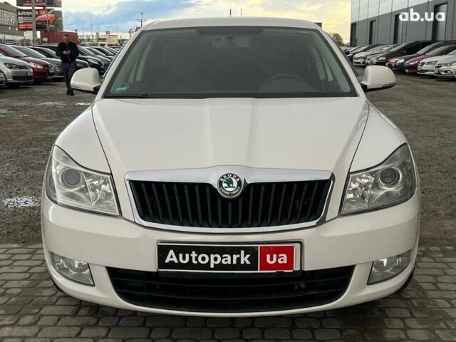 Белый Шкода Октавия, объемом двигателя 1.6 л и пробегом 253 тыс. км за 8390 $, фото 1 на Automoto.ua