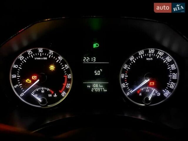 Белый Шкода Октавия, объемом двигателя 1.6 л и пробегом 270 тыс. км за 7800 $, фото 4 на Automoto.ua