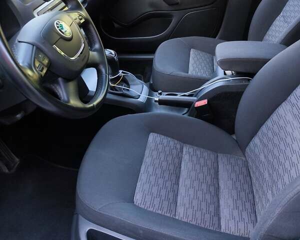 Белый Шкода Октавия, объемом двигателя 1.8 л и пробегом 265 тыс. км за 7500 $, фото 11 на Automoto.ua