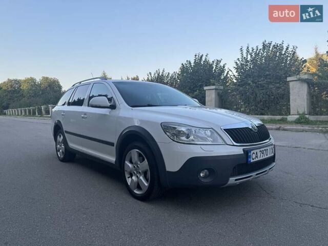 Білий Шкода Октавія, об'ємом двигуна 2 л та пробігом 261 тис. км за 10300 $, фото 14 на Automoto.ua