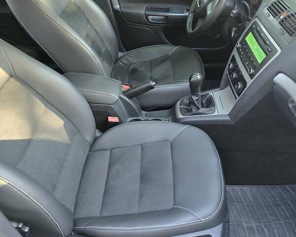 Белый Шкода Октавия, объемом двигателя 1.6 л и пробегом 260 тыс. км за 8600 $, фото 10 на Automoto.ua