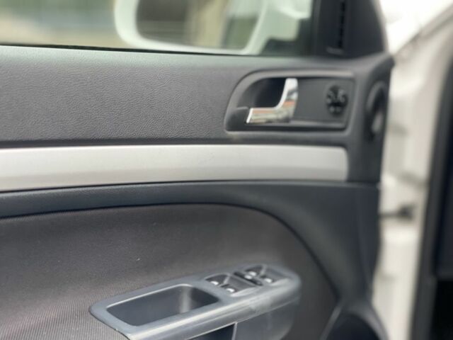 Белый Шкода Октавия, объемом двигателя 1.6 л и пробегом 270 тыс. км за 6950 $, фото 17 на Automoto.ua