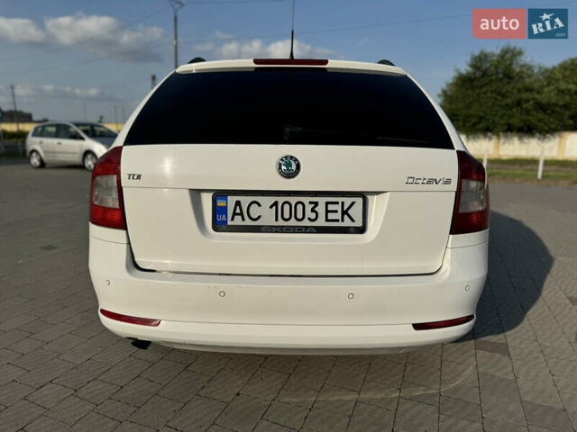 Белый Шкода Октавия, объемом двигателя 1.97 л и пробегом 320 тыс. км за 9800 $, фото 10 на Automoto.ua