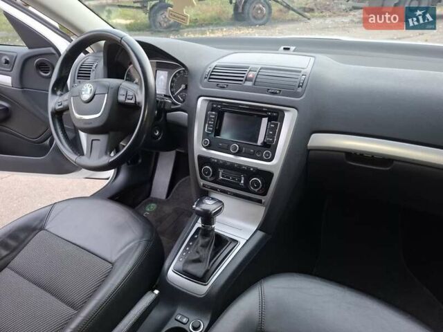 Білий Шкода Октавія, об'ємом двигуна 1.6 л та пробігом 239 тис. км за 9200 $, фото 18 на Automoto.ua