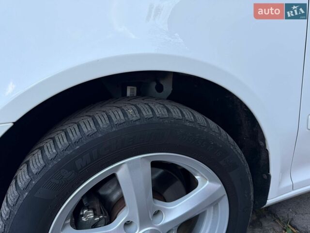 Белый Шкода Октавия, объемом двигателя 1.8 л и пробегом 188 тыс. км за 8900 $, фото 8 на Automoto.ua