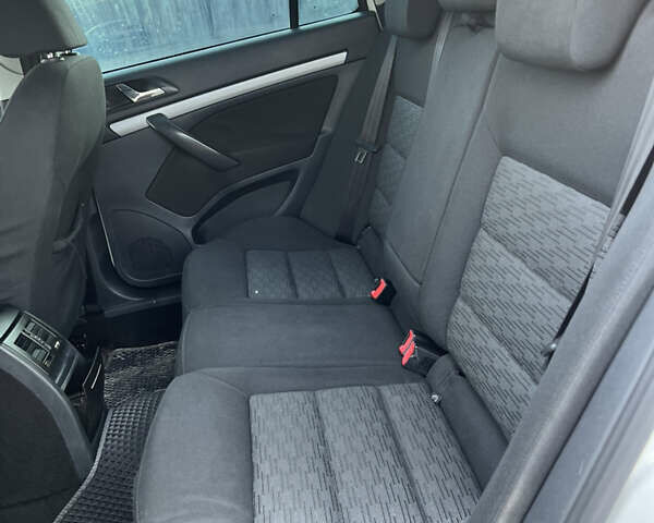 Білий Шкода Октавія, об'ємом двигуна 1.6 л та пробігом 235 тис. км за 7800 $, фото 14 на Automoto.ua