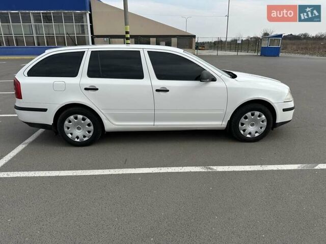 Білий Шкода Октавія, об'ємом двигуна 1.6 л та пробігом 280 тис. км за 5700 $, фото 3 на Automoto.ua